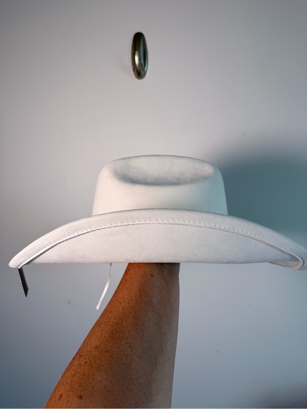 Buckle White Heart Concho Cowboy Hat with Silver Heart Conchos - Illuma NWT - Picture 7 of 9